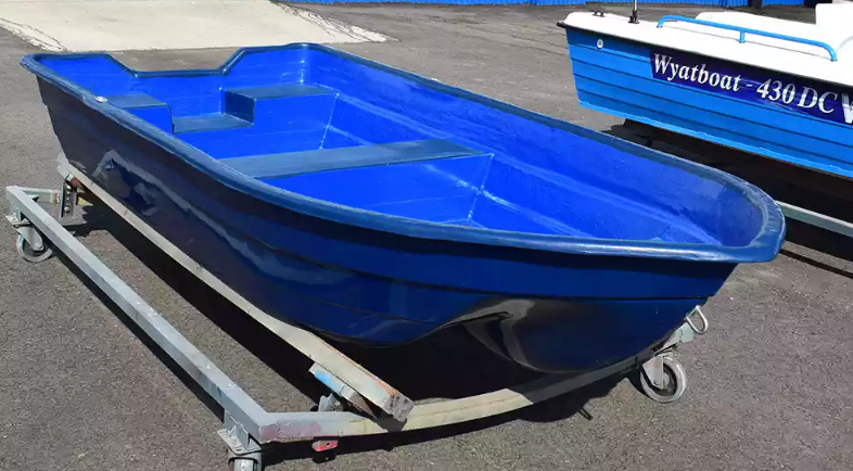 Стеклопластиковая лодка Neman-340 (тримаран) в Уссурийске