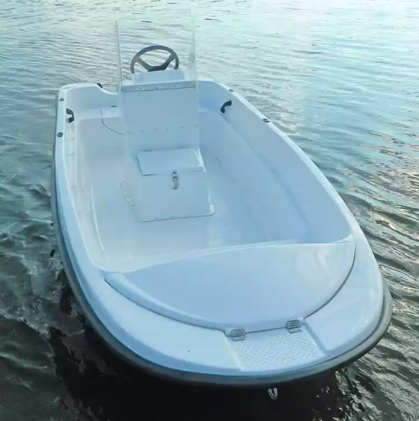 Стеклопластиковая лодка Пингвин с консолью (тримаран) в Уссурийске