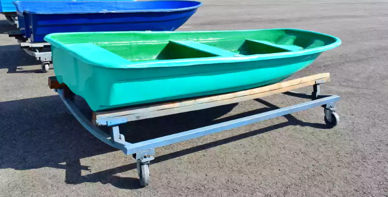 Стеклопластиковая лодка Старт (тримаран) в Уссурийске