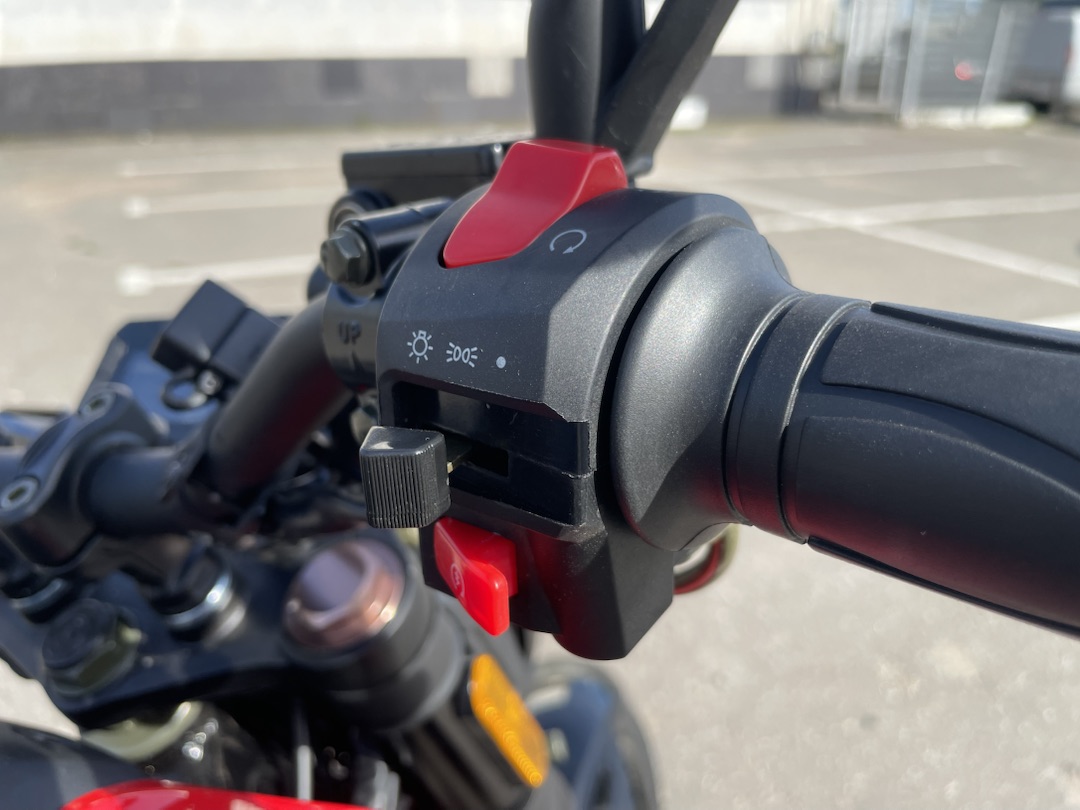 Мопед PROMAX CB150R (49) в Уссурийске