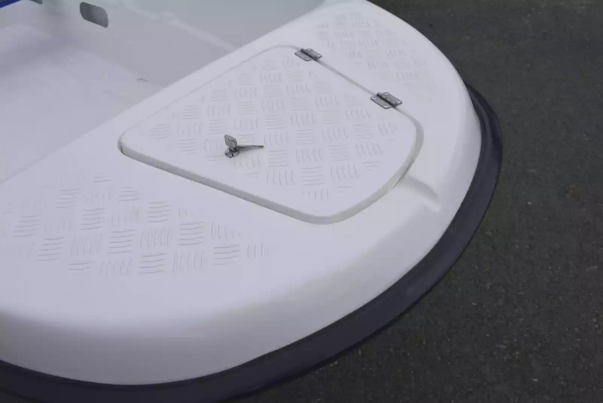 Стеклопластиковая лодка Пингвин New (тримаран) в Уссурийске