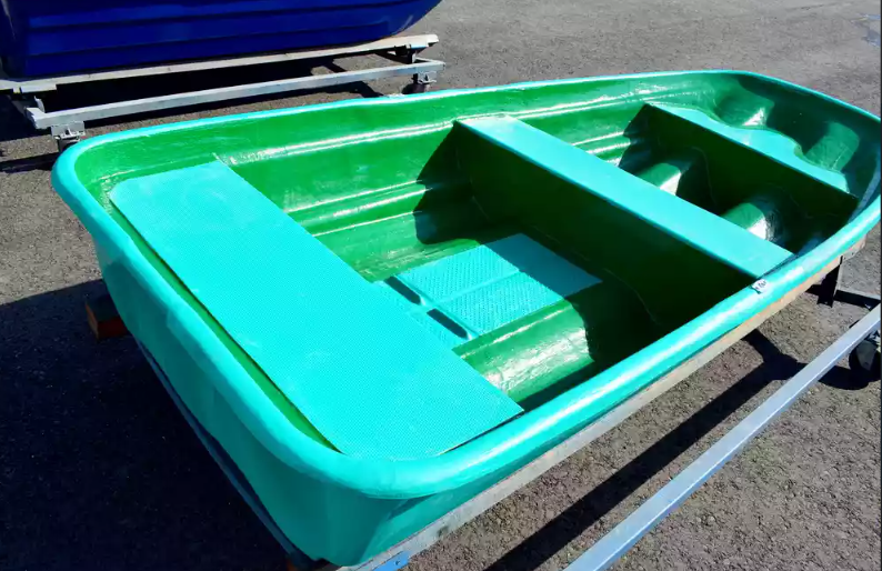 Стеклопластиковая лодка Старт (тримаран) в Уссурийске