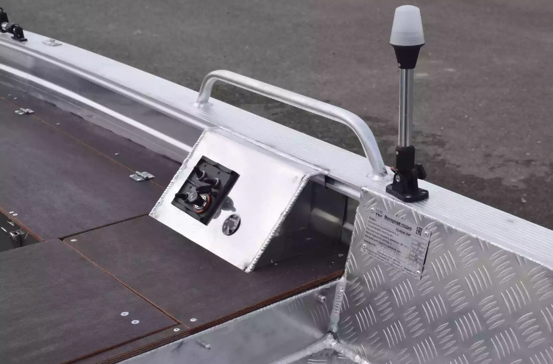 Алюминиевая лодка Wyatboat-390РМ в Уссурийске