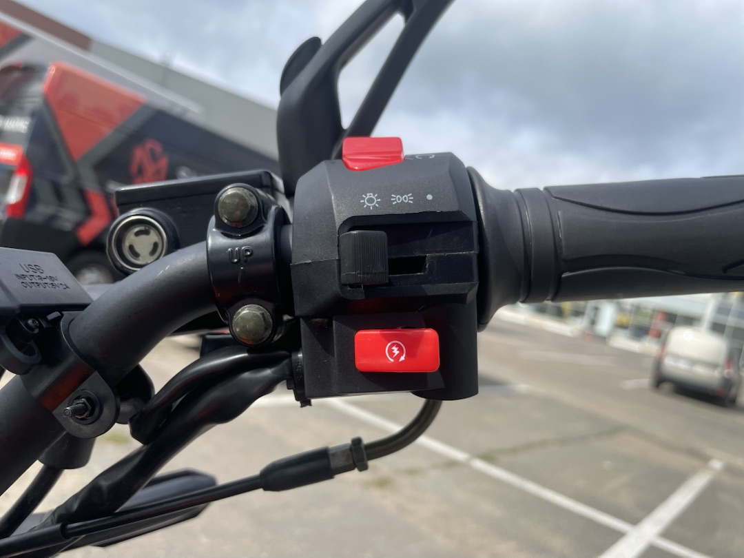 Мопед PROMAX CB150R (49) в Уссурийске