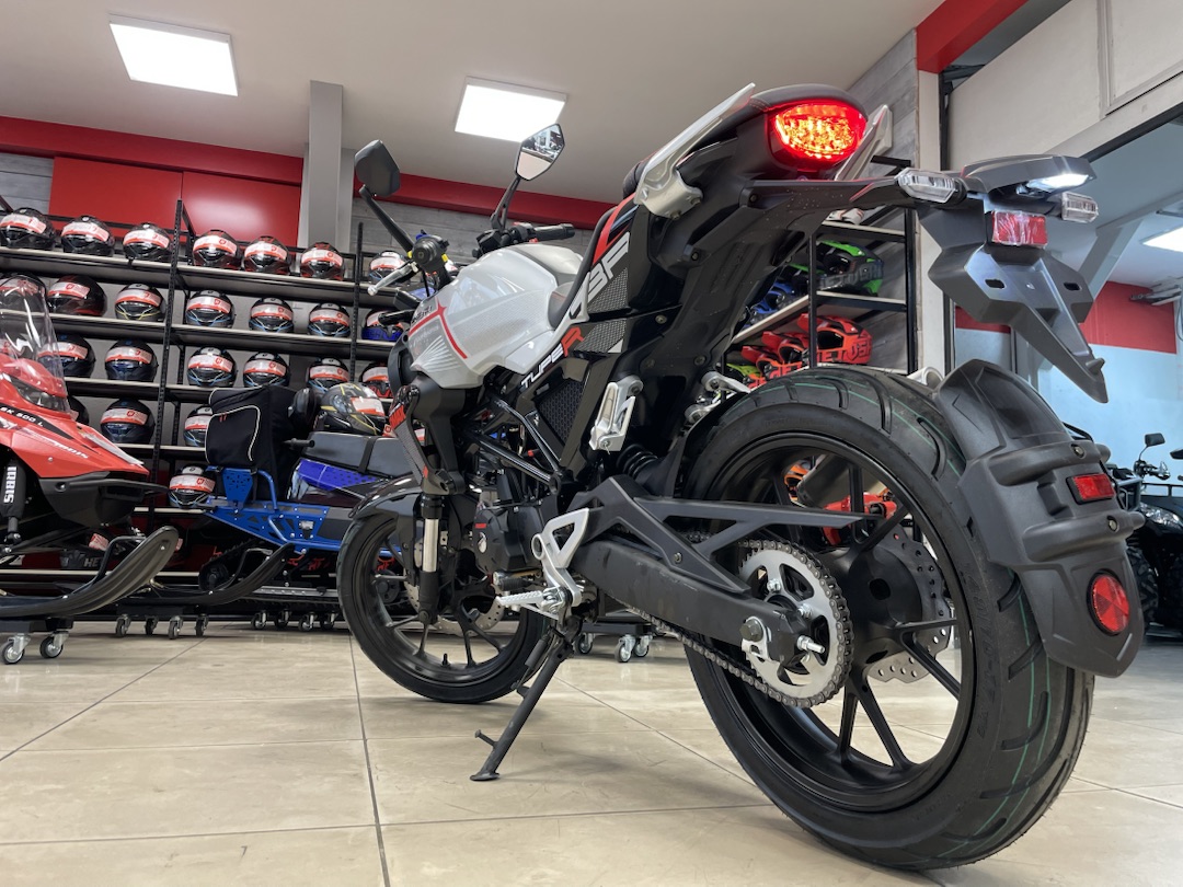 Мопед PROMAX CB150R (49) в Уссурийске