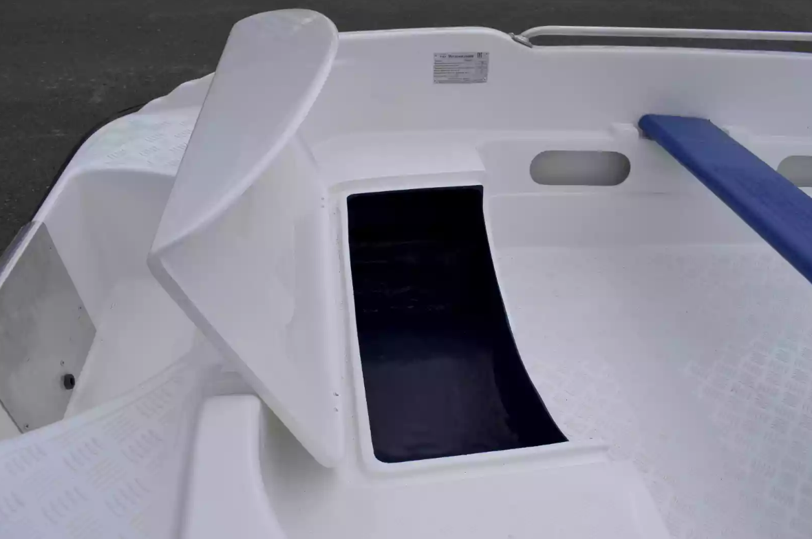 Стеклопластиковая лодка Пингвин New (тримаран) в Уссурийске