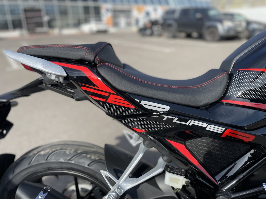Мопед PROMAX CB150R (49) в Уссурийске