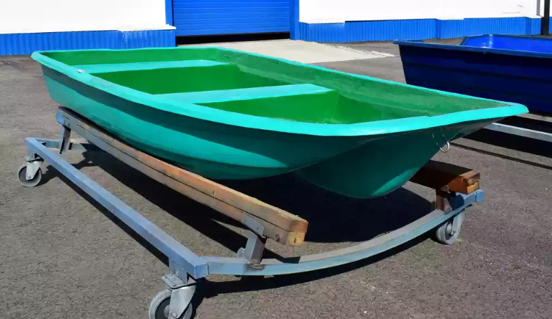 Стеклопластиковая лодка Старт (тримаран) в Уссурийске