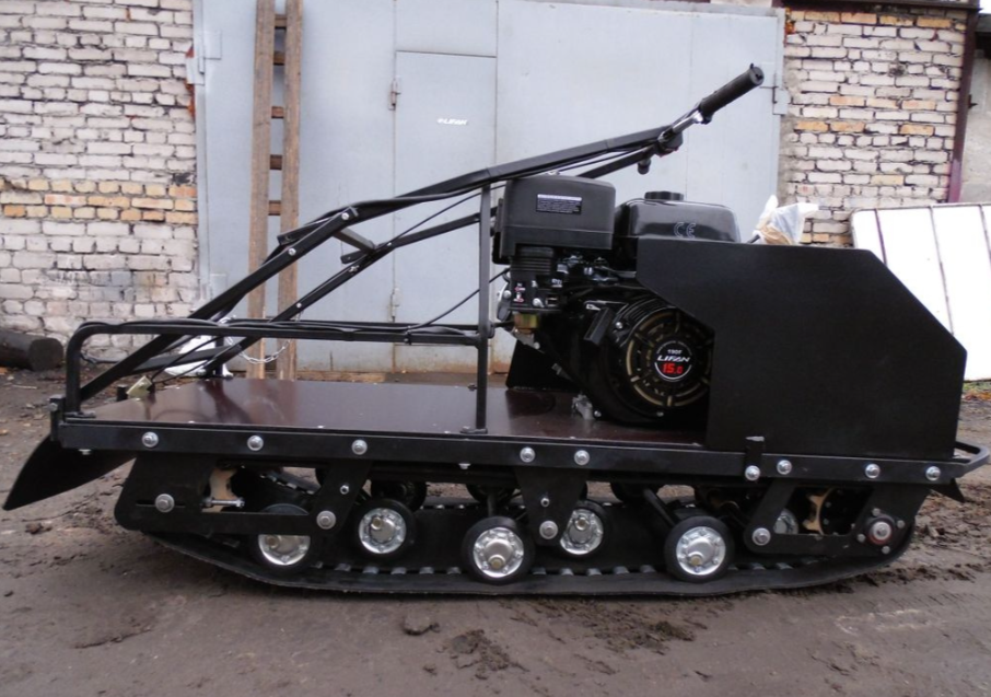 Мотобуксировщик AhtaR Зима 9 л/с с вариатором в Уссурийске