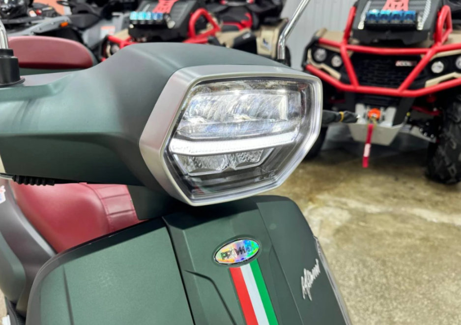 Скутер PROMAX Miami 240 (49) в Уссурийске