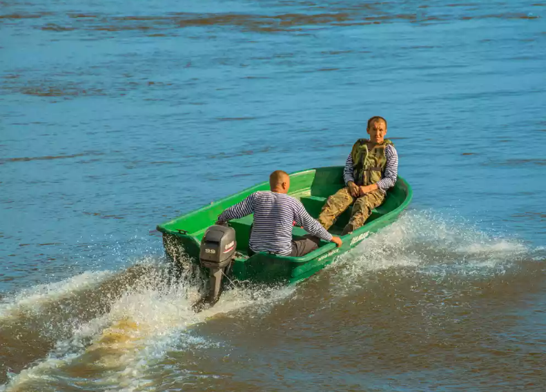 Стеклопластиковая лодка Neman-340 (тримаран) в Уссурийске