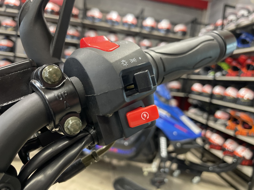 Мопед PROMAX CB150R (49) в Уссурийске