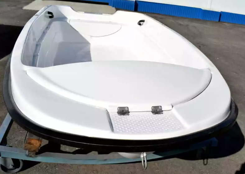 Стеклопластиковая лодка Пингвин (тримаран) в Уссурийске