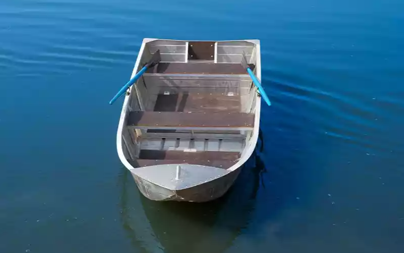 Алюминиевая лодка Вятка-Профи 37 в Уссурийске