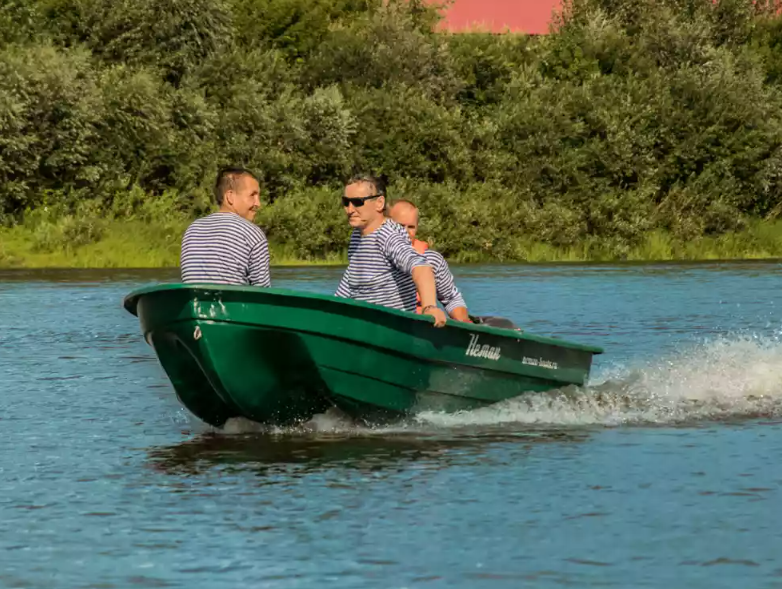 Стеклопластиковая лодка Neman-340 (тримаран) в Уссурийске