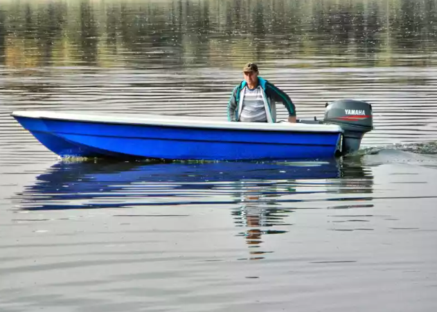 Стеклопластиковая лодка Wyatboat 430 тримаран в Уссурийске