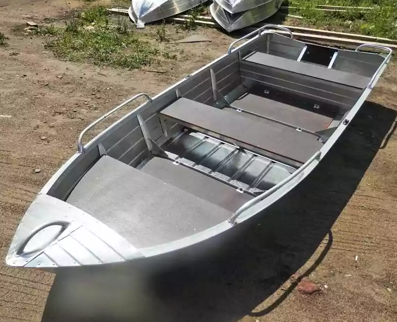 Алюминиевая лодка Вятка-Профи 37 в Уссурийске