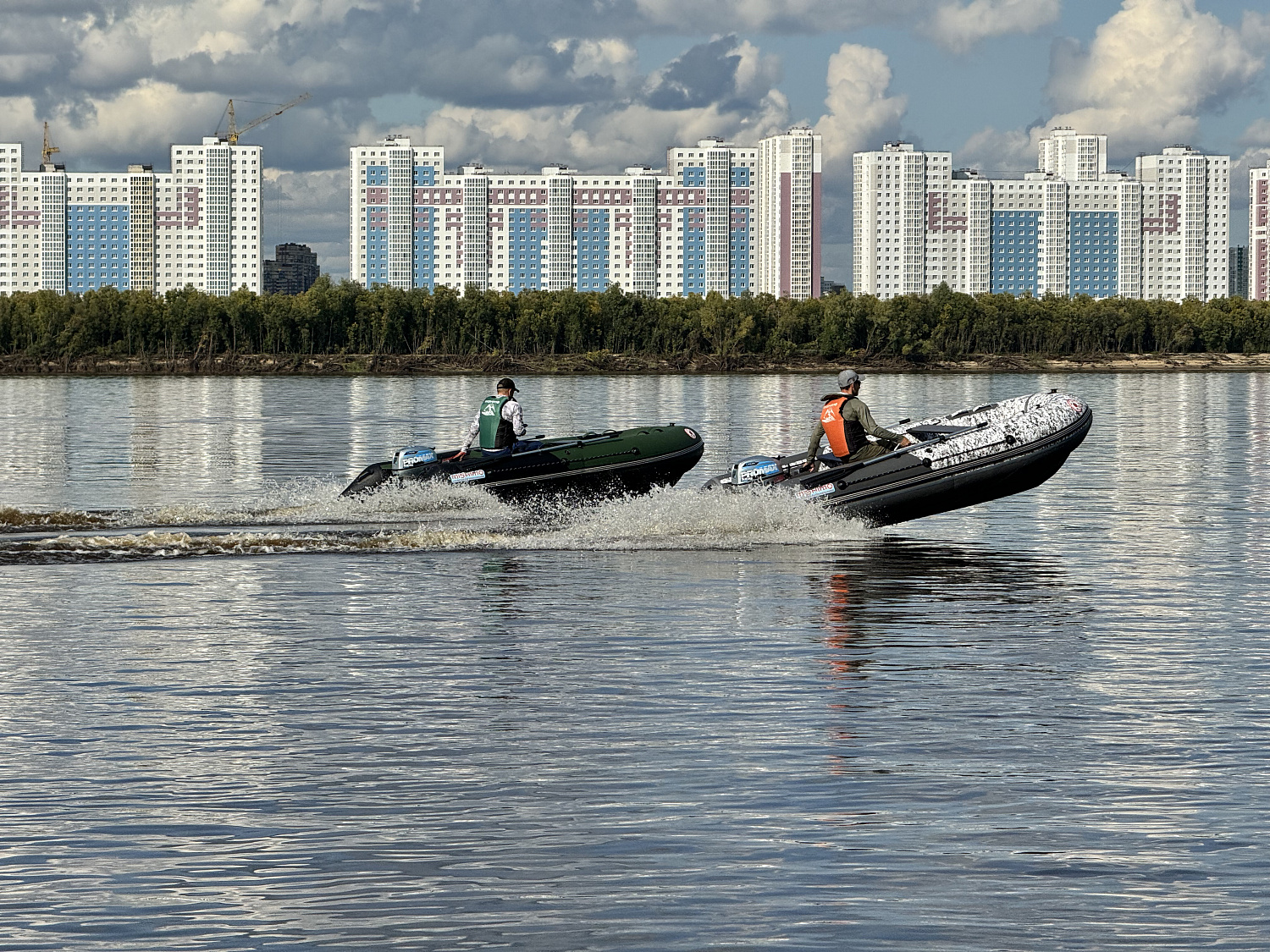 Лодка MISHIMO BIG FLOOR 440 в Уссурийске