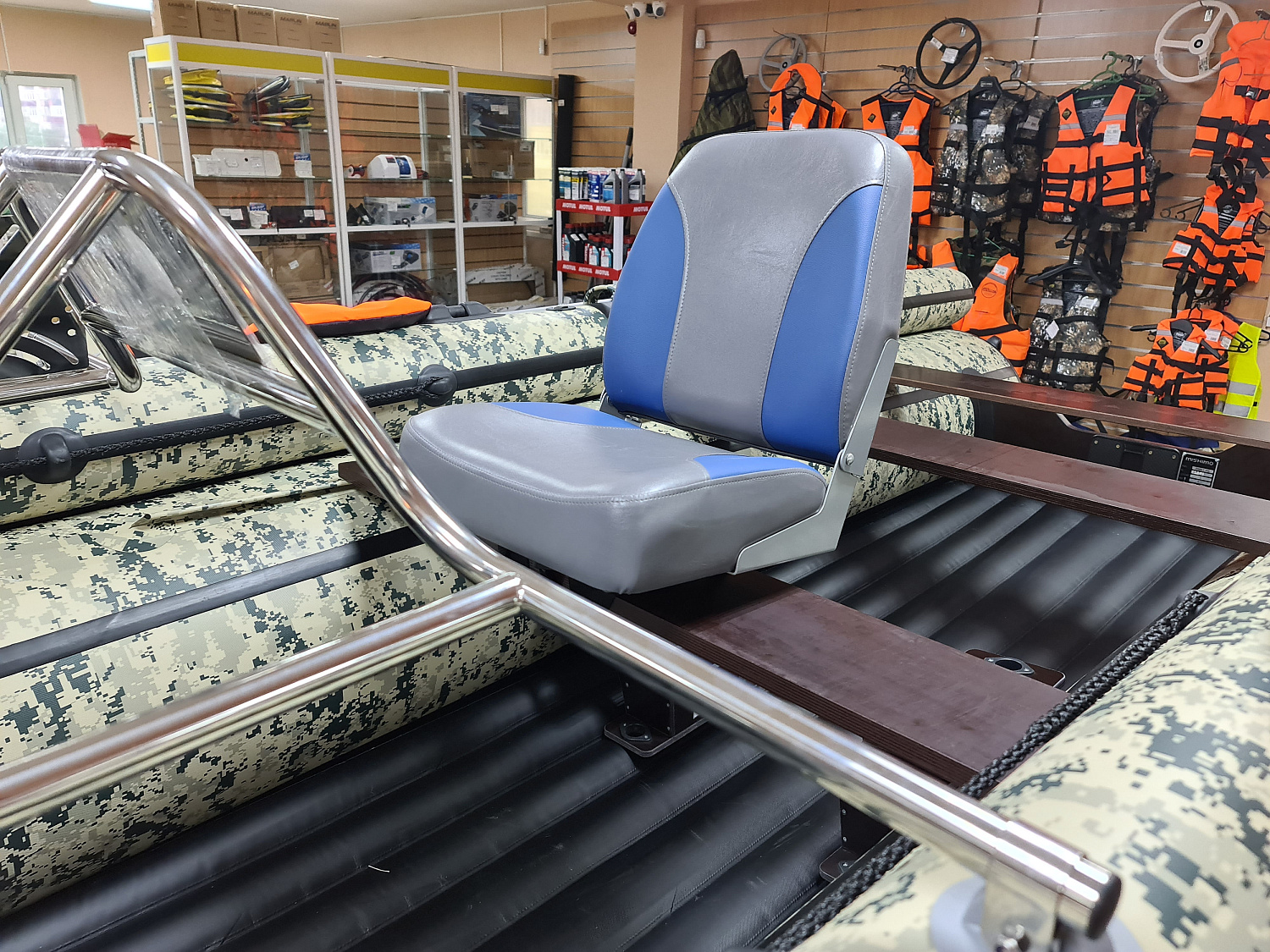 КРЕСЛО МЯГКОЕ РАСКЛАДНОЕ С ПОВОРОТНЫМ МЕХАНИЗМОМ ДЛЯ ЛОДОК в Уссурийске