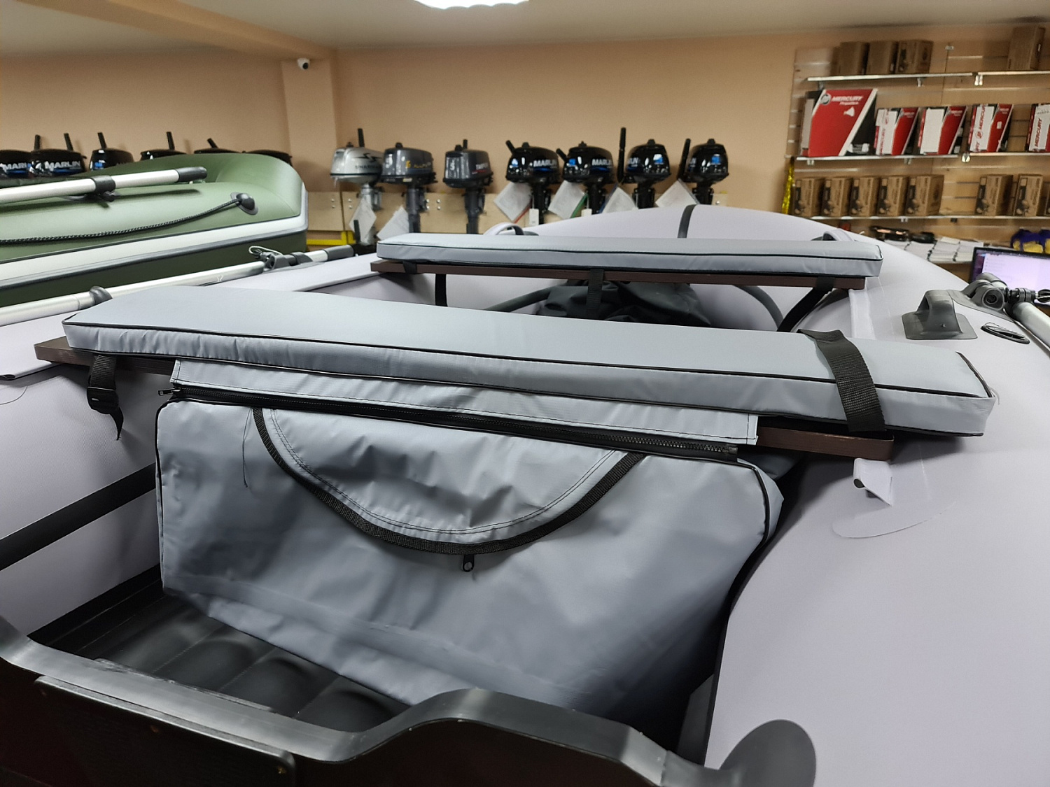 КОМПЛЕКТ МЯГКИХ НАКЛАДОК С СУМКОЙ ДЛЯ ЛОДОК 90Х20 СЕРЫЙ в Уссурийске