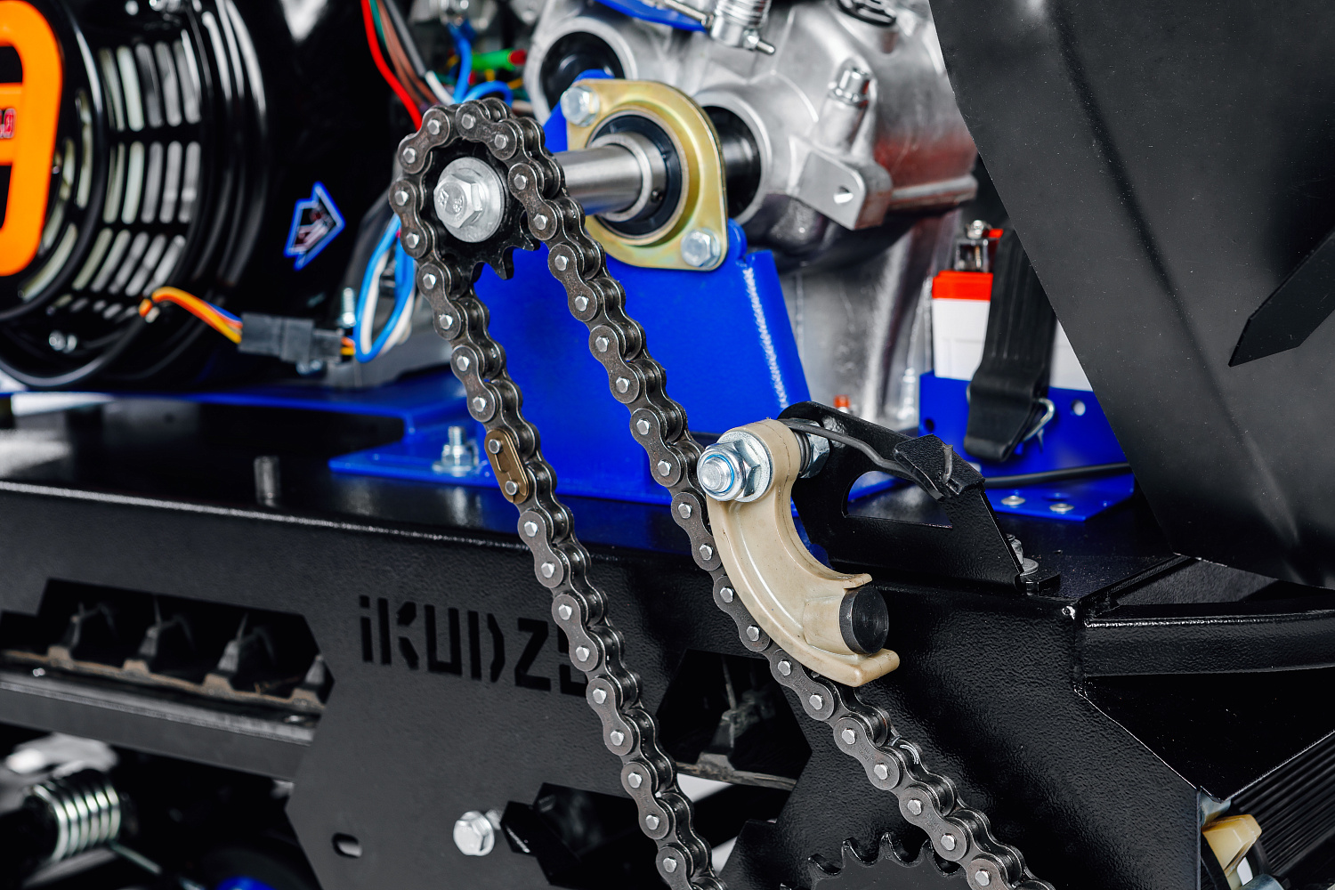 МОТОБУКСИРОВЩИК IKUDZO LONG 2.0 1700/500 EKR19 в Уссурийске