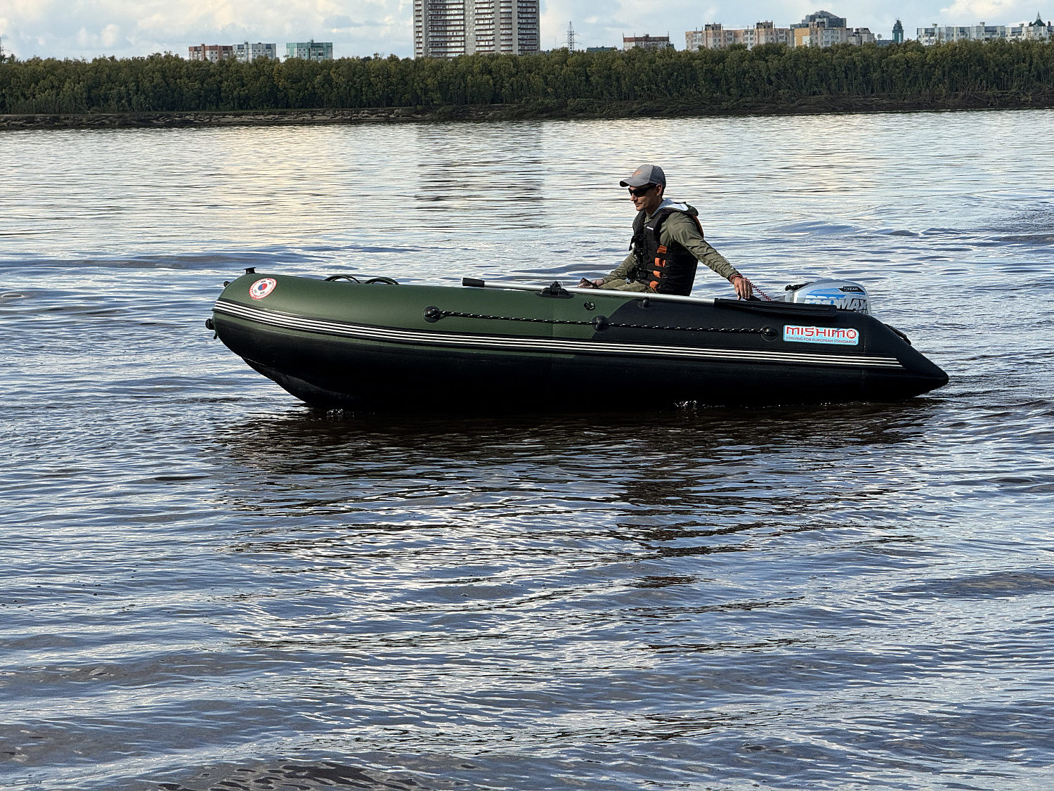 Лодка MISHIMO BIG FLOOR 380 в Уссурийске