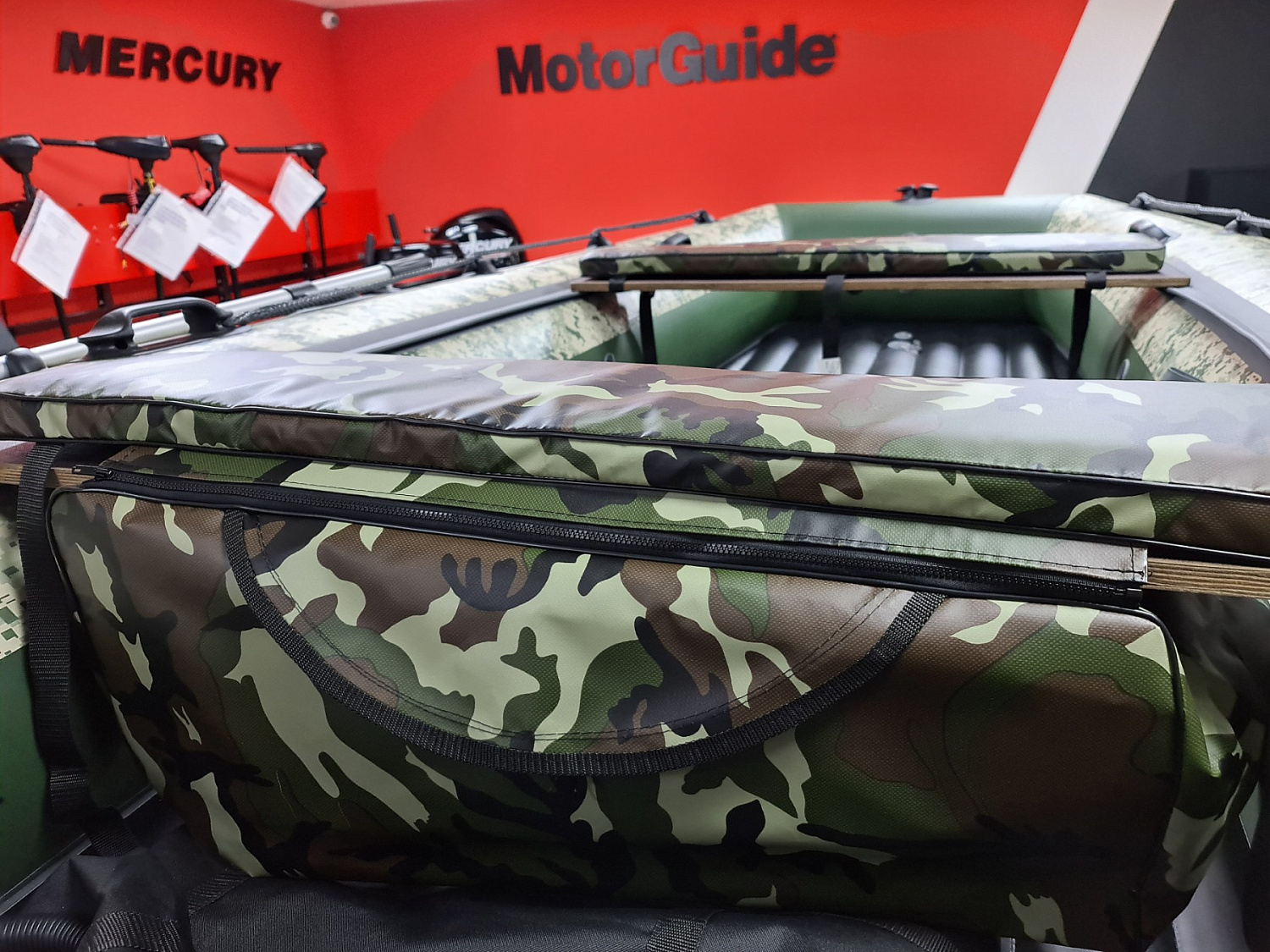 КОМПЛЕКТ МЯГКИХ НАКЛАДОК С СУМКОЙ ДЛЯ ЛОДОК 80Х20 КАМУФЛЯЖ в Уссурийске