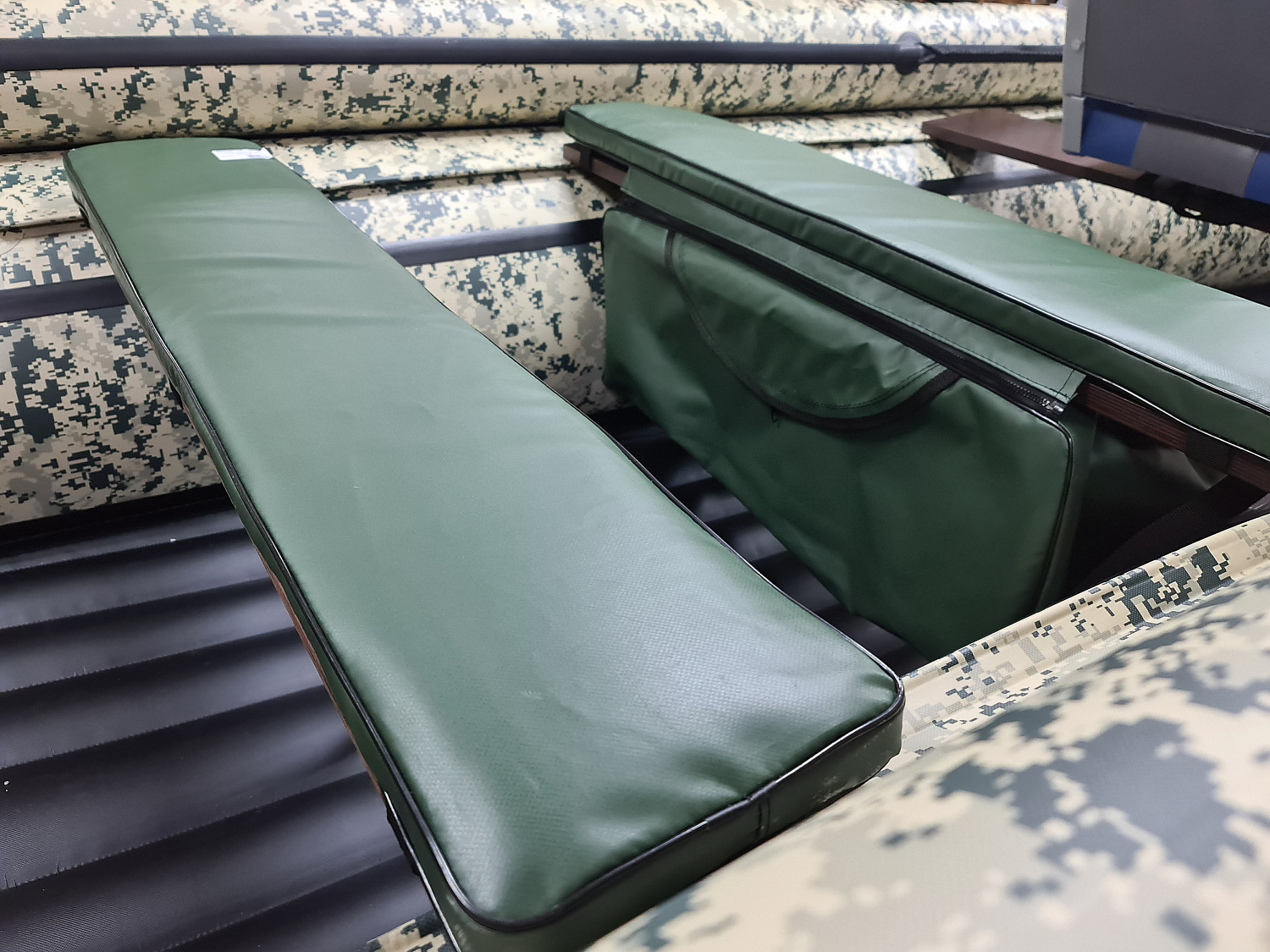 КОМПЛЕКТ МЯГКИХ НАКЛАДОК С СУМКОЙ ДЛЯ ЛОДОК 80Х20 ЗЕЛЕНЫЙ в Уссурийске