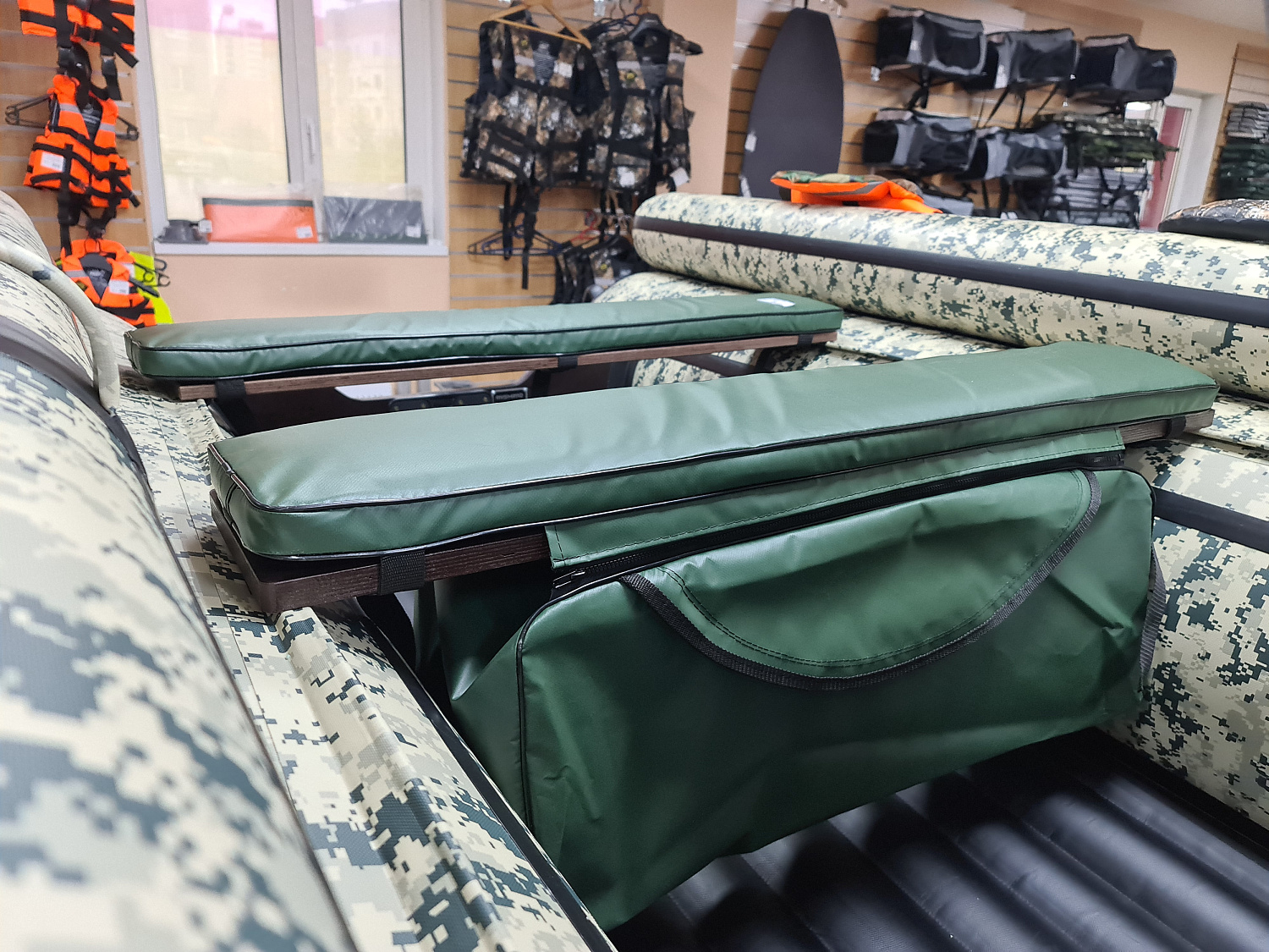 КОМПЛЕКТ МЯГКИХ НАКЛАДОК С СУМКОЙ ДЛЯ ЛОДОК 80Х20 ЗЕЛЕНЫЙ в Уссурийске